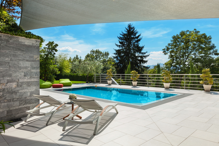 Experience the Luxury Pool Effect with these 5 Steps